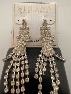 NWT Sienna Crystal Cascade Drop Earrings - Silver Crystal